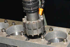 Cylinder honing head