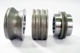 Manufacturing process of high precision diamond roller and fault cause during dressing