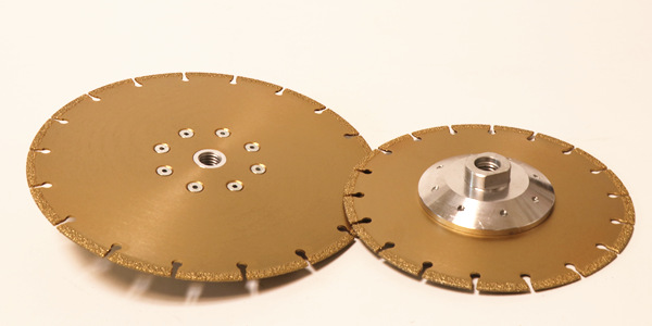 Vacuum brazed diamond cutting disc for cast iron cutting