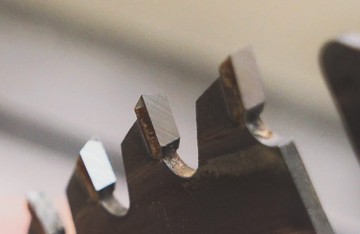 How to choose diamond grinding wheel for sharpening circular saw blade?