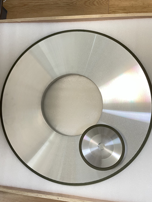 Resin diamond grinding wheel for nickel cadmium boron alloy spraying