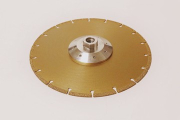 Vacuum brazed diamond saw blades